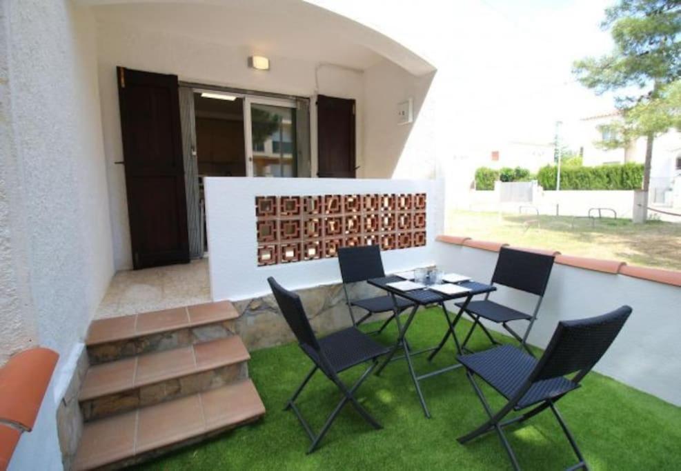 Appartement Situe A 100 M De La Plage Empuriabrava Zewnętrze zdjęcie